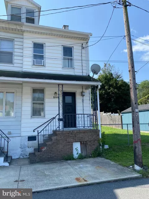 244 E Water St, Mount Carmel, PA 17851