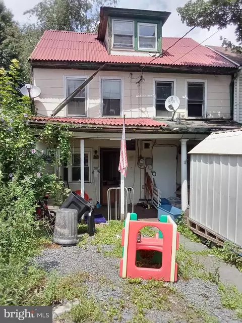 829-831 W Pine St, Coal Township, PA 17866