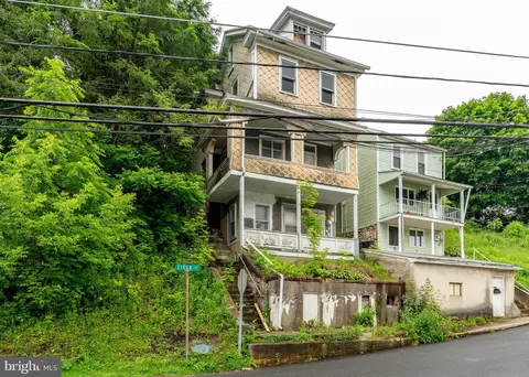 1220 Tioga St, Coal Township, PA 17866