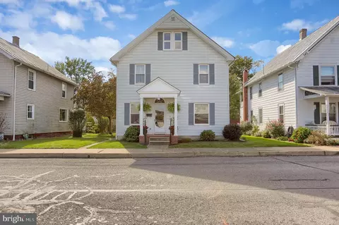 415 Elm St, Watsontown, PA 17777