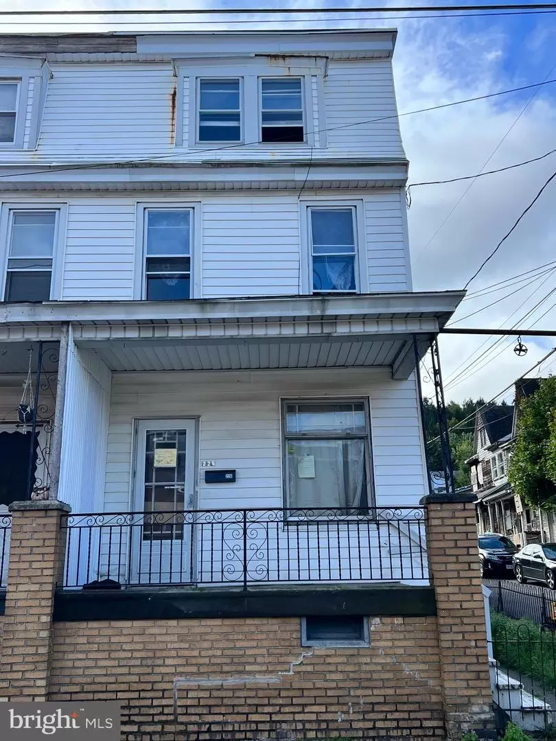 226 W 6th St, Mount Carmel, PA 17851 12 Photos Movoto