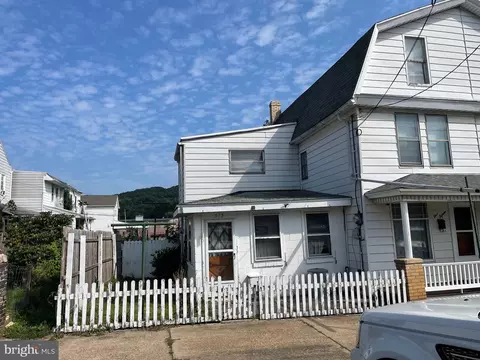 515 E 3rd St, Mount Carmel, PA 17851
