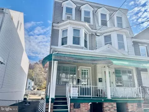123 Locust St N, Mount Carmel, PA 17851