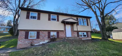 206 Elysburg Rd, Danville, PA 17821