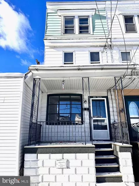 112 N Lemon St, Mount Carmel, PA 17851