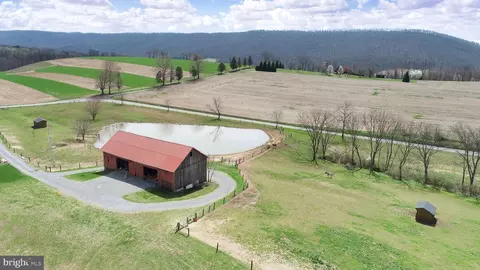 405 Old State Rd, Herndon, PA 17830
