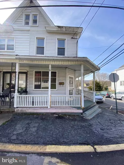 400 E Columbia Ave, Mount Carmel, PA 17851