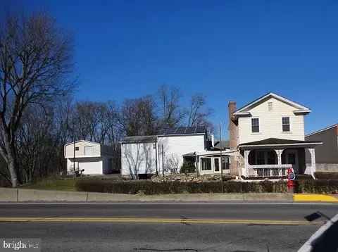 18 W Brimmer Ave, Watsontown, PA 17777