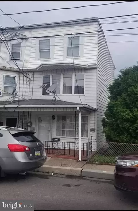 127 East Ave, Mount Carmel, PA 17851