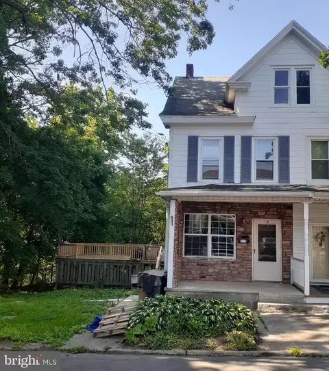 515 West Ave, Mount Carmel, PA 17851