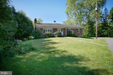 155 Sheffield Dr, Sunbury, PA 17801