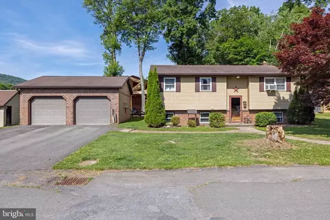 231 N 8th St, Trevorton, PA 17881