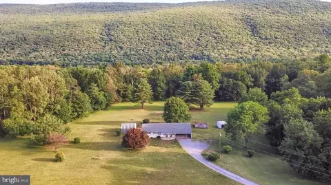 1718 Upper Rd, Shamokin, PA 17872