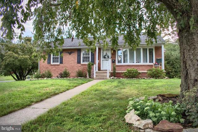 1037 Elm St, Watsontown, PA 17777