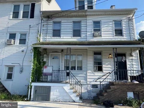 246 E Water St, Mount Carmel, PA 17851