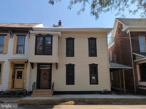 233 N Front St, Milton, PA 17847