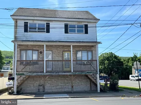 450 W 452 W 4th St, Mount Carmel, PA 17851