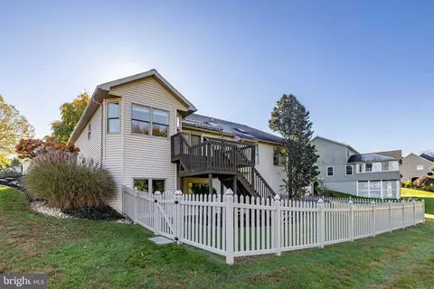 6 Chester Ct, Milton, PA 17847
