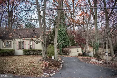 2037 W Independence St, Coal Township, PA 17866