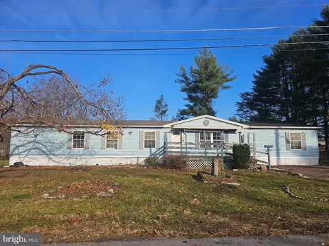383 Chillisquaque St, Milton, PA 17847