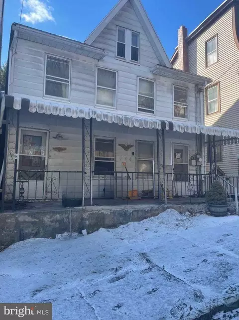 848 W Pine St, Coal Township, PA 17866