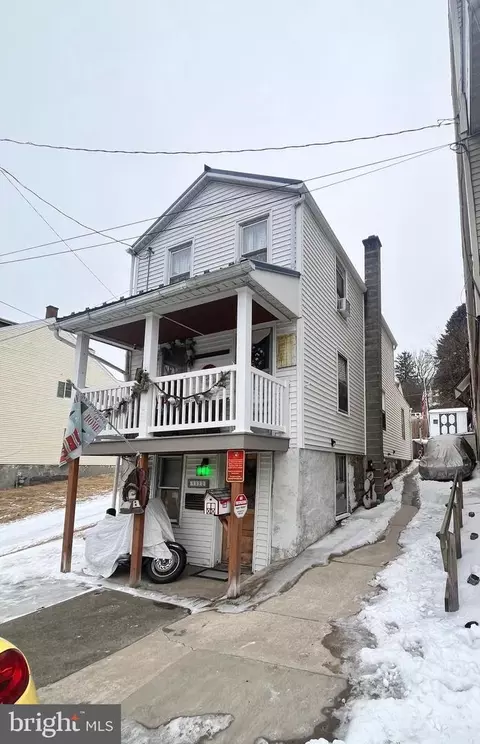 1122 Tioga St, Coal Township, PA 17866