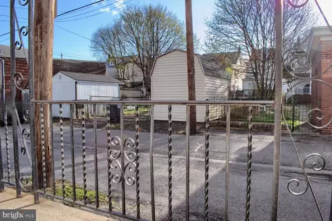 31 Peach St S, Mount Carmel, PA 17851