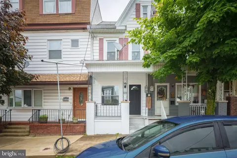125 S Market St, Mount Carmel, PA 17851