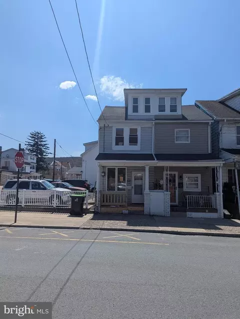 204 W 2nd St, Mount Carmel, PA 17851