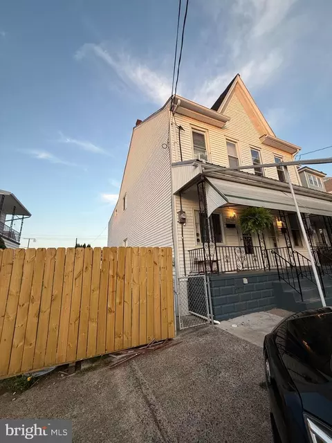 233 S Vine St, Mount Carmel, PA 17851