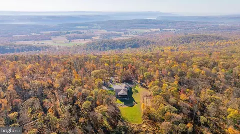85 Deer Ridge Ln, Northumberland, PA 17857