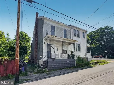 345 S Apple St, Mount Carmel, PA 17851