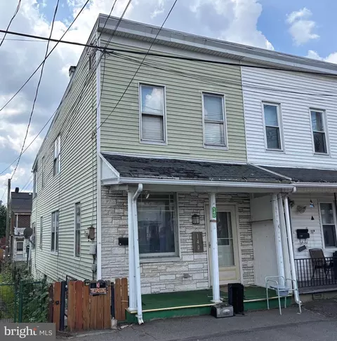140 S Grape St, Mount Carmel, PA 17851