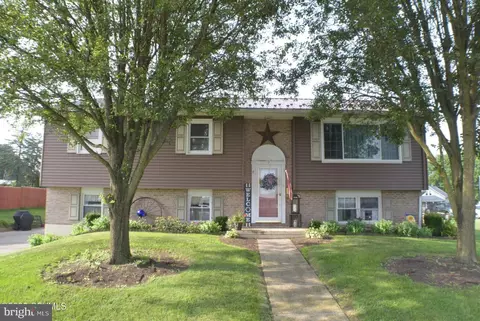 1 Joann Ln, Milton, PA 17847