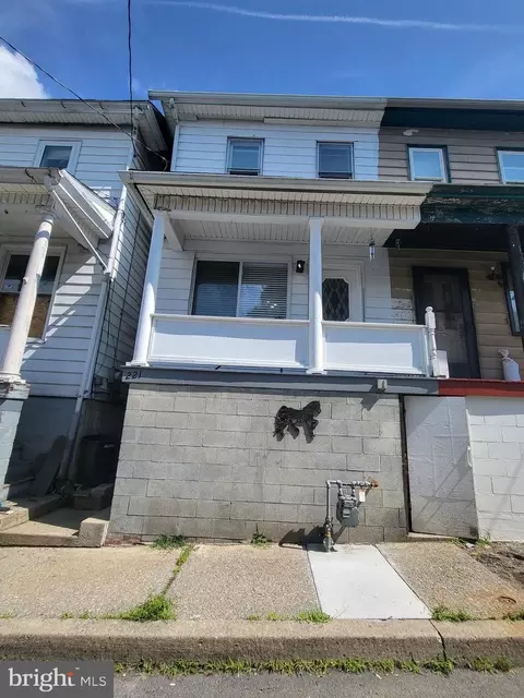 221 E Cameron St, Shamokin, PA 17872