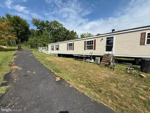 2048 Duke St, Northumberland, PA 17857