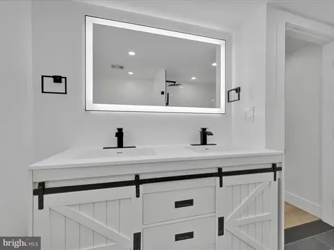 Bath - 419 E 4th St, Mount Carmel, PA 17851 photo 2 of 2