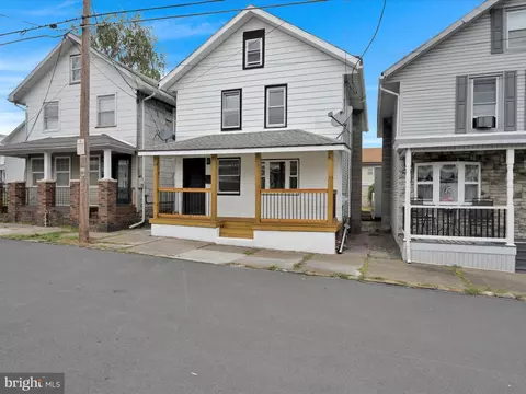 Exterior - 419 E 4th St, Mount Carmel, PA 17851 photo 4 of 8