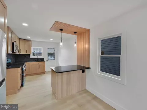 Entry Way - 419 E 4th St, Mount Carmel, PA 17851 photo 2 of 5