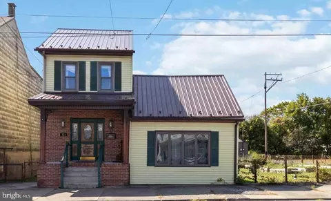 326 N Maple St, Mount Carmel, PA 17851