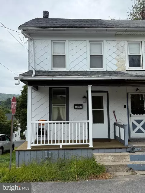 1701 Mohawk St, Coal Township, PA 17866