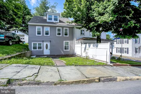 829-831 W Pine St, Coal Township, PA 17866