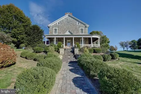 159 Harveys Ln, Milton, PA 17847