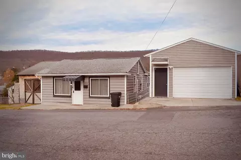 1551 Holly St W, Coal Township, PA 17866