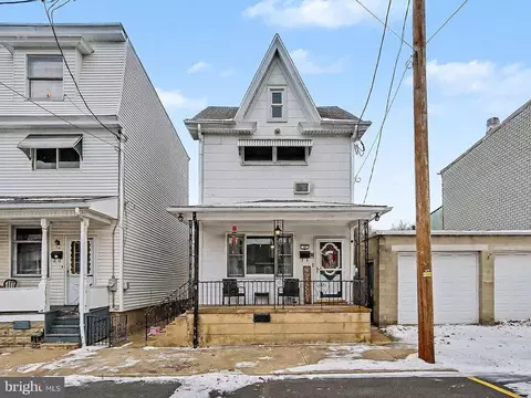 30 S Walnut St, Mount Carmel, PA 17851