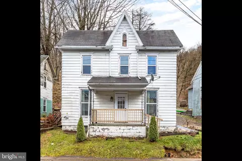 178 N Main St, Herndon, PA 17830