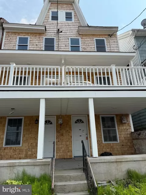 924-926 W Spruce St, Coal Township, PA 17866