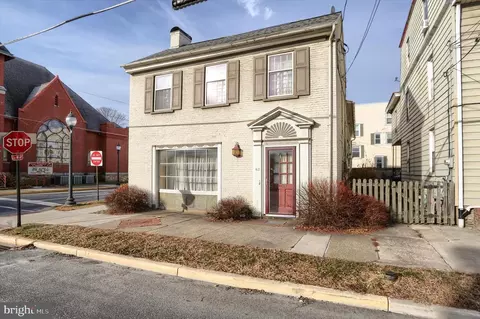 63 S 4th St, Sunbury, PA 17801
