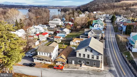 121 Susanna St, Dalmatia, PA 17017