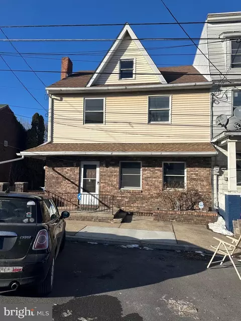 217 219 E Ave, Mount Carmel, PA 17851